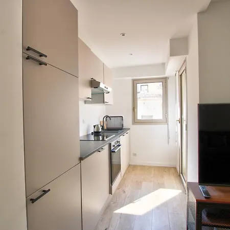 Mar2 - Beau 2 Pieces Avec Loggia Fermee Et Amenagee En Centre * Cannes